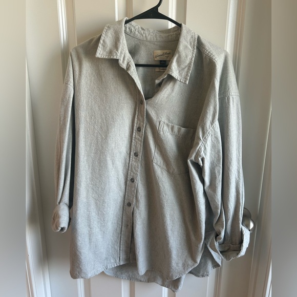 Universal Thread Tops - Universal Thread Light Gray Oversized Button-Down Shirt